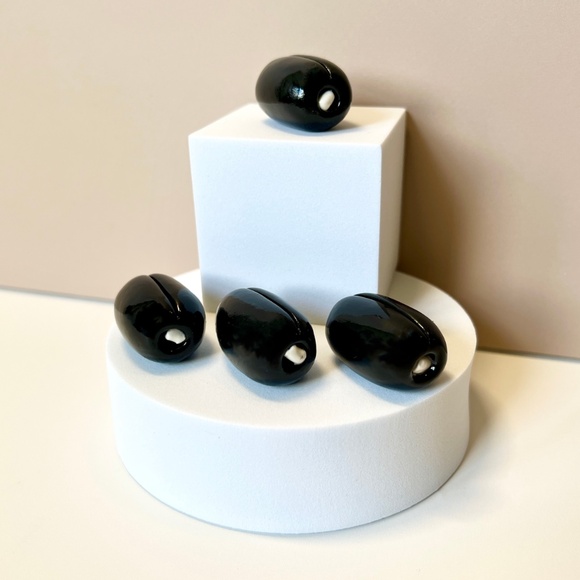 Olive Place Card Holders – Set of 4 | Martini Party Table Decor Hand Sculpted - Picture 7 of 10